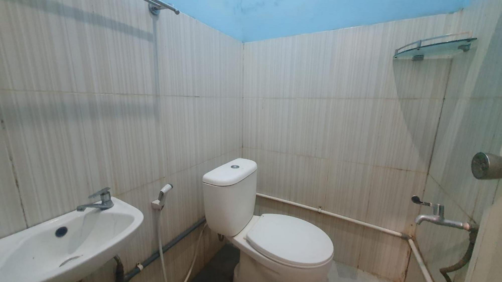 Reddoorz Syariah At Demasto Homestay Джембер Экстерьер фото